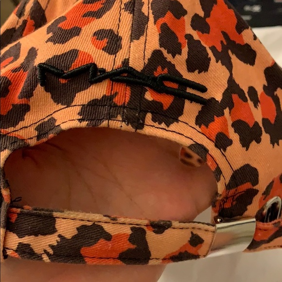 AUTHENTIC MAC GIRLS- MISCHIEF MINX - Picture 3 of 5